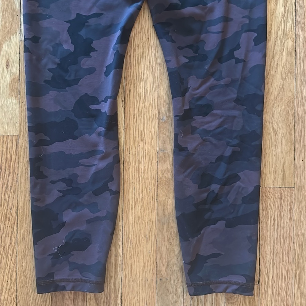 Lululemon sz 10 Wunder Train High-Rise Tight 25"
Heritage 365 Camo Brown Earth - Picture 7 of 15